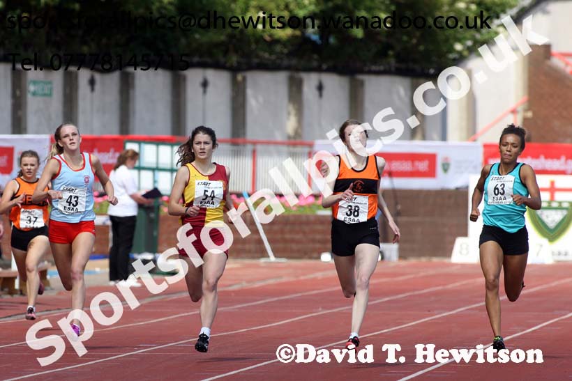 Senior girls 400 metres, 2015 English Schools, Gateshead. Photo: David T. Hewitson/Sports for All Pics